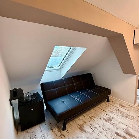 Kuriozum Vendeghaz Hotel Szeged Ngoại thất bức ảnh
