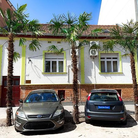 Kuriozum Vendeghaz Hotel Szeged Ngoại thất bức ảnh