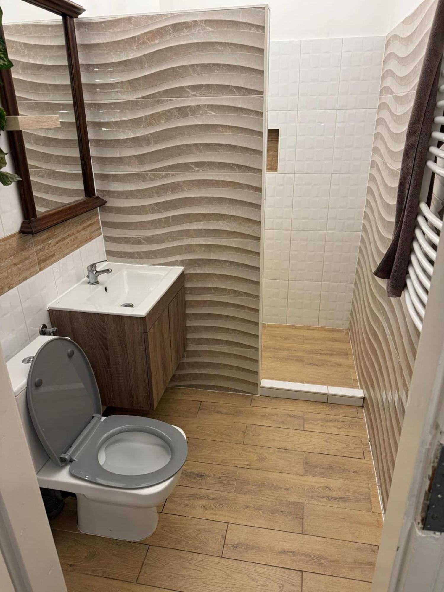Kuriozum Vendeghaz Hotel Szeged Ngoại thất bức ảnh