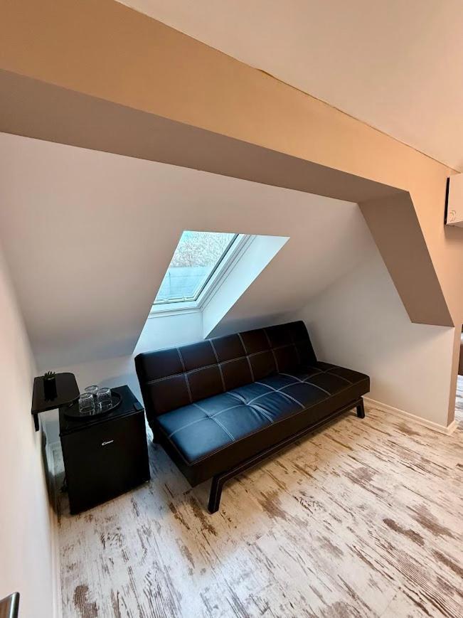 Kuriozum Vendeghaz Hotel Szeged Ngoại thất bức ảnh