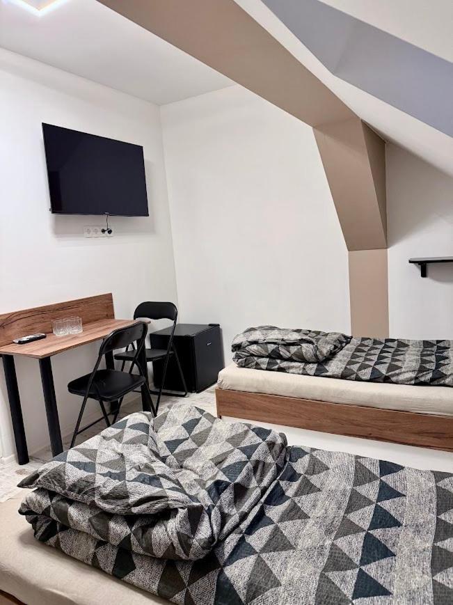 Kuriozum Vendeghaz Hotel Szeged Ngoại thất bức ảnh