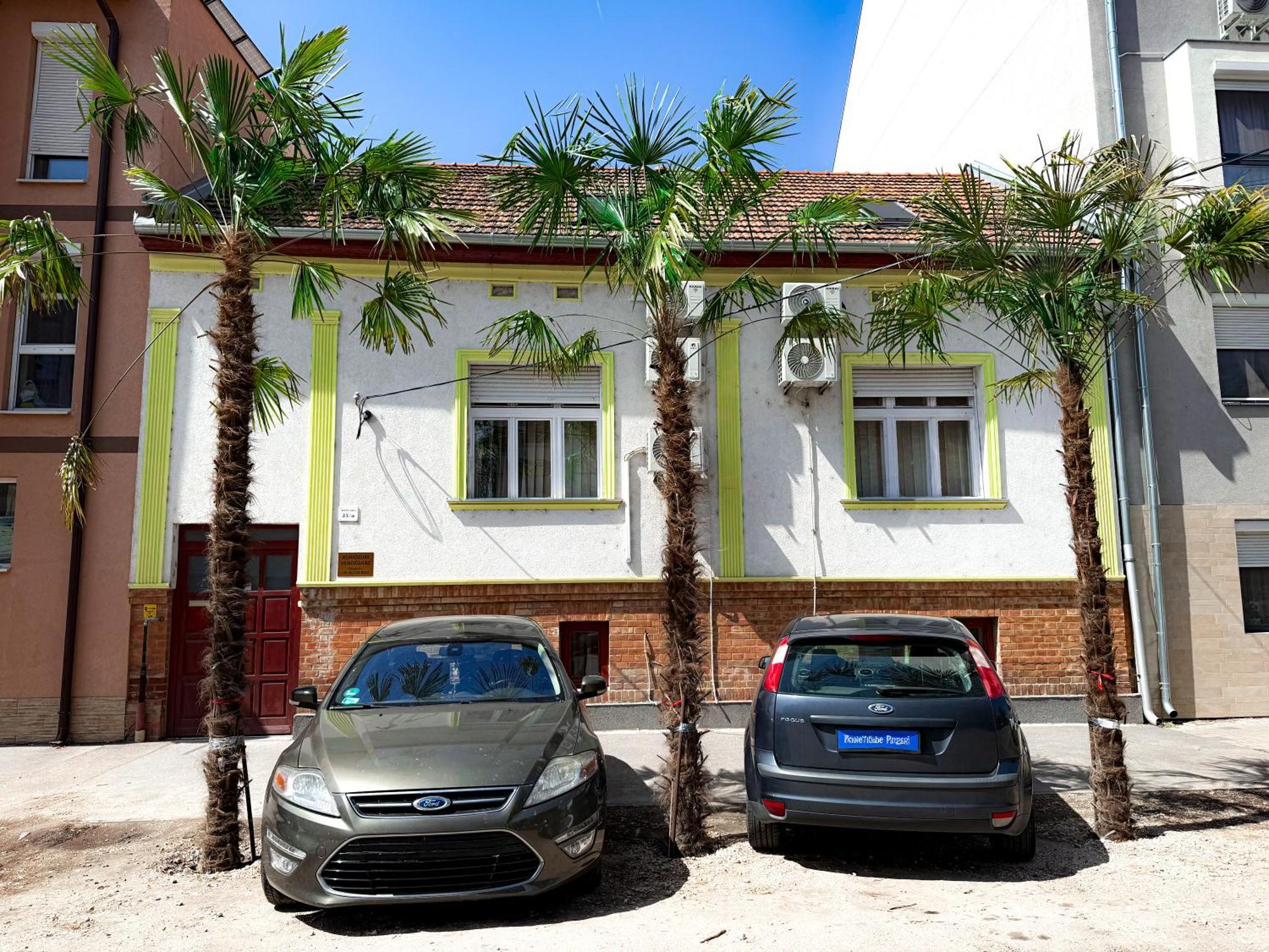 Kuriozum Vendeghaz Hotel Szeged Ngoại thất bức ảnh